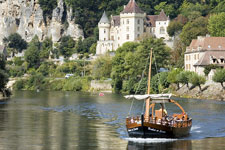 France-Perigord-Rivers, Caves & Castles in Perigord Noir